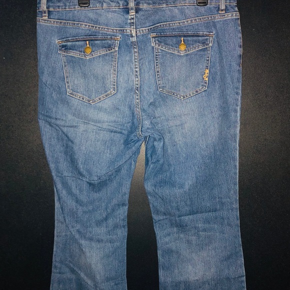 Daisy Fuentes Ladies Jeans Size 16 - Picture 2 of 3